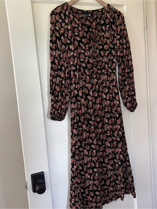 Reformation Dresses & Skirts - Reformation Black Floral boho Midi Dress tie neck button